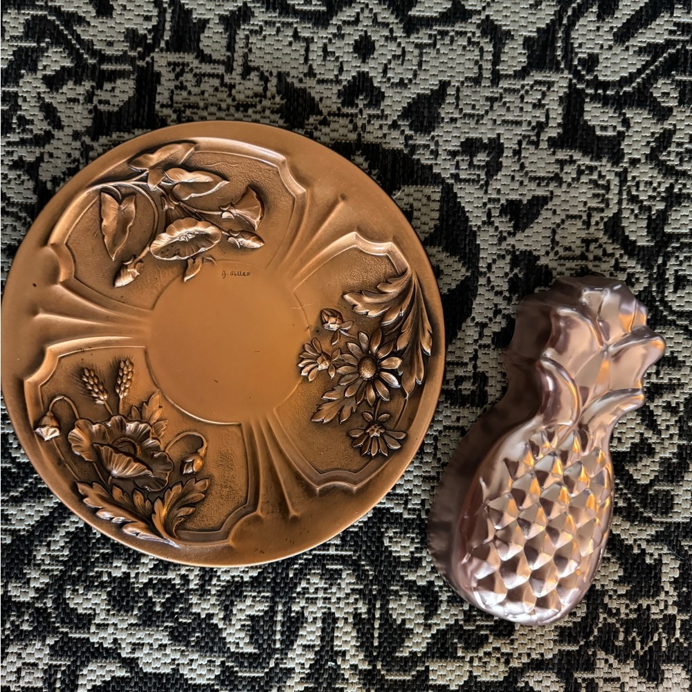 Elegant Copper Gills Signed Artist Farmhouse Plate and Pineapple